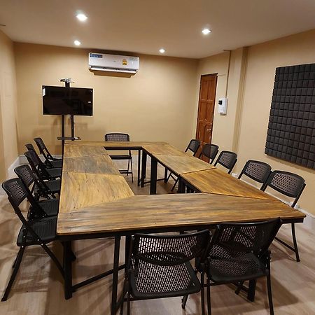 Pilgrim'S Kitchen & Inn Savannakhet Bagian luar foto
