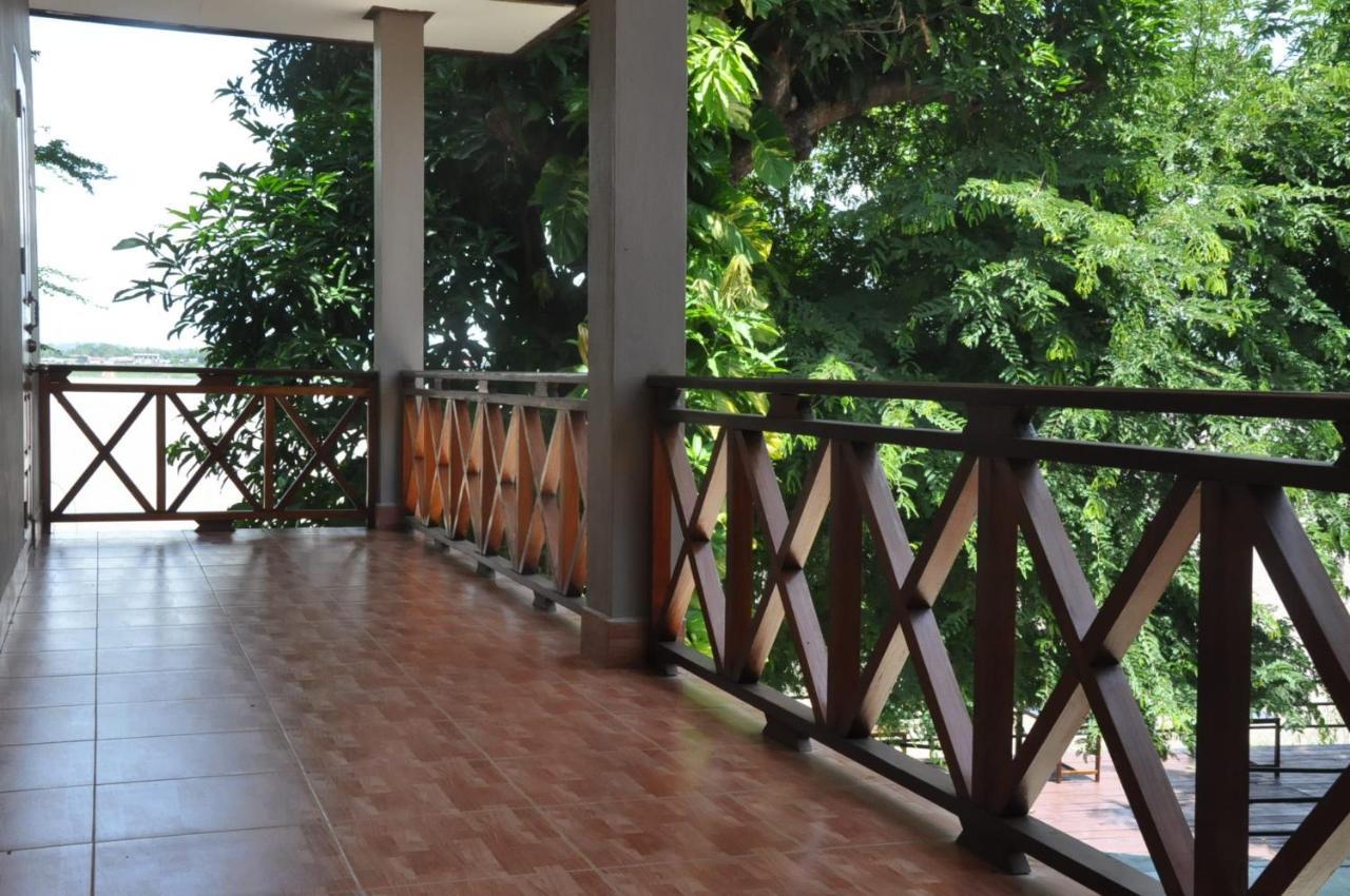 Pilgrim'S Kitchen & Inn Savannakhet Bagian luar foto