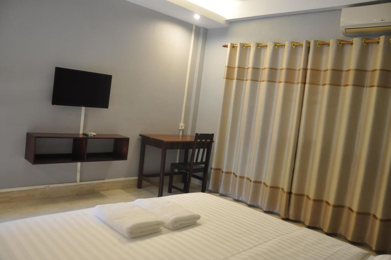 Pilgrim'S Kitchen & Inn Savannakhet Bagian luar foto