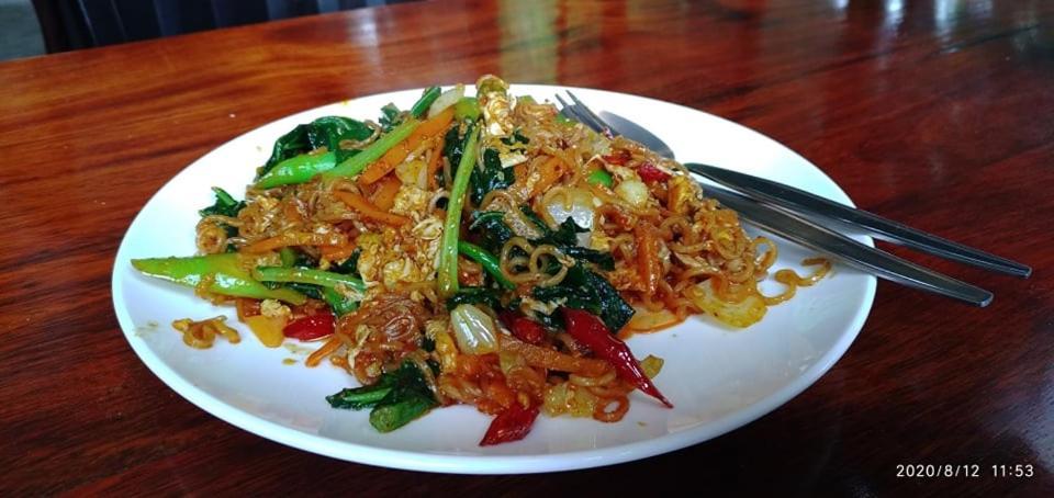 Pilgrim'S Kitchen & Inn Savannakhet Bagian luar foto