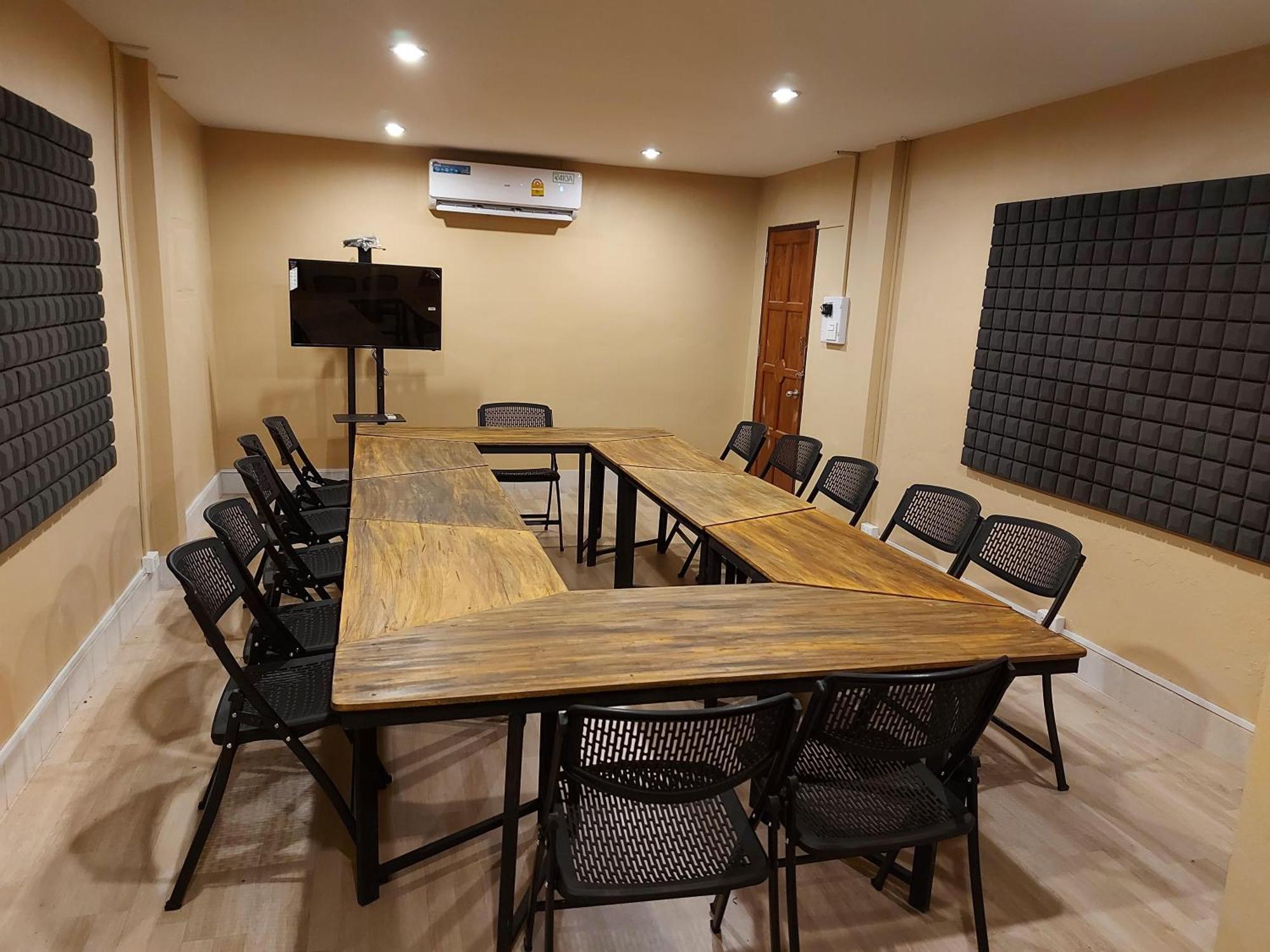 Pilgrim'S Kitchen & Inn Savannakhet Bagian luar foto