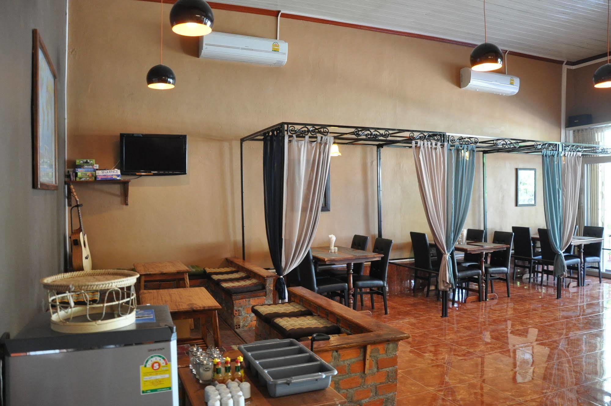 Pilgrim'S Kitchen & Inn Savannakhet Bagian luar foto